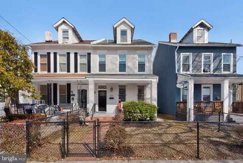 915 Hamilton St NW, Washington, DC 20011