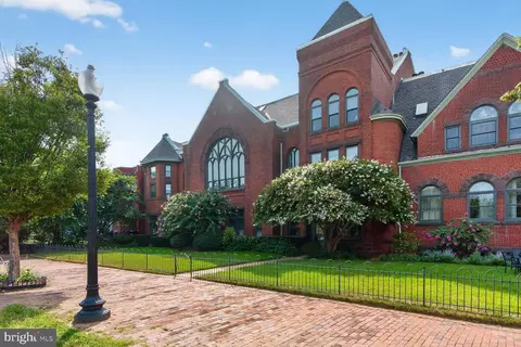 905 S Carolina Ave SE #6, Washington, DC 20003