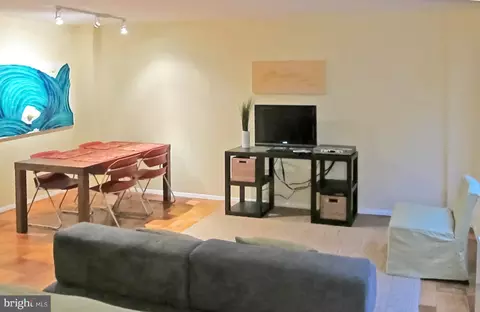 2030 NW F St NW #211, Washington, DC 20006