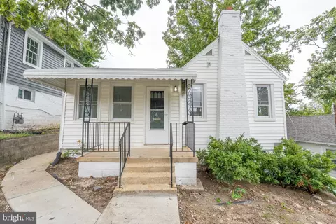 1227 44th Pl SE, Washington, DC 20019