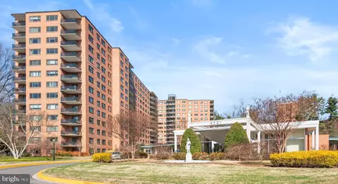 4201 Cathedral Ave NW #111E, Washington, DC 20016