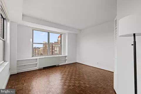 Living - 3900 Watson Pl NW #A- 8E, Washington, DC 20016 photo 4 of 5
