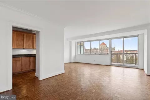 Living - 3900 Watson Pl NW #A- 8E, Washington, DC 20016 photo 2 of 5