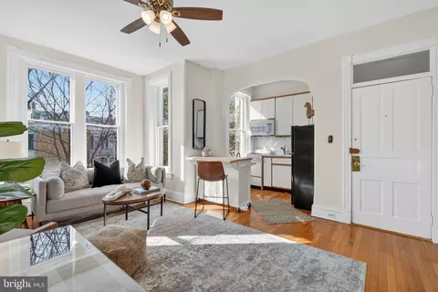 15 3rd St NE #4, Washington, DC 20002