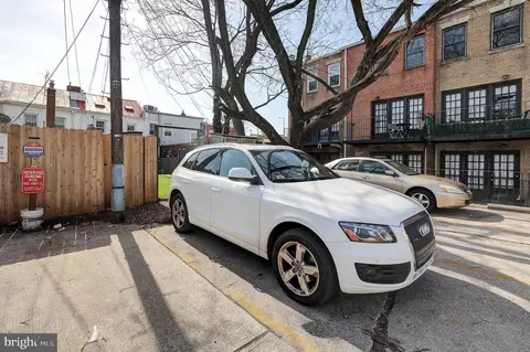 Exterior - 708 I St SE, Washington, DC 20003 photo 6 of 6