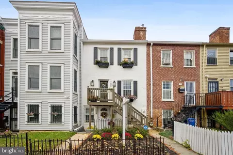 Exterior - 708 I St SE, Washington, DC 20003 photo 2 of 6