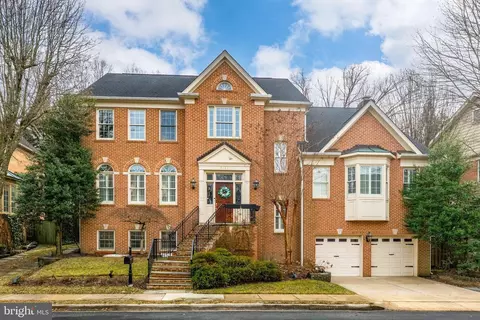 5120 Warren Pl NW, Washington, DC 20016