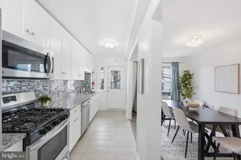 Entry Way - 1714 E Street St NE, Washington, DC 20002 photo 3 of 5