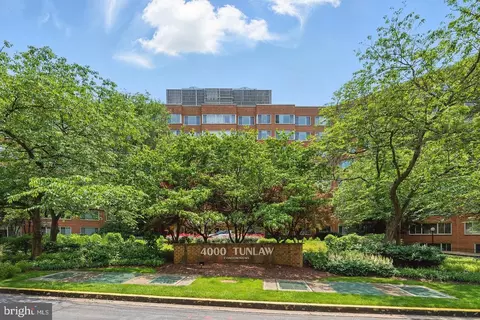 4000 Tunlaw Rd NW #1007, Washington, DC 20007
