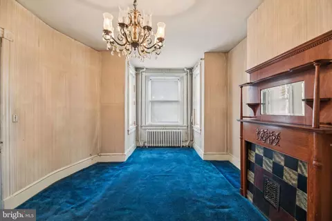Living - 712 4th St SE, Washington, DC 20003 photo 1 of 4