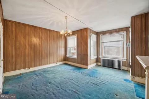 Living - 712 4th St SE, Washington, DC 20003 photo 3 of 4