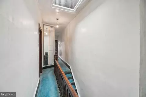 Entry Way - 712 4th St SE, Washington, DC 20003 photo 4 of 9