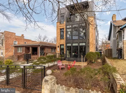 129 Varnum St NW #6, Washington, DC 20011