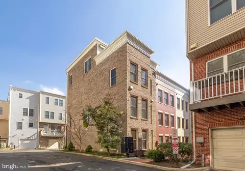 920 4th St SE, Washington, DC 20003