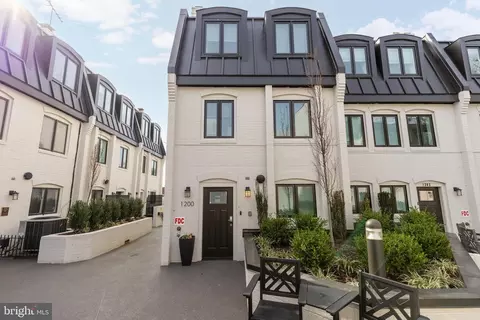 1204 Eton Ct NW #T2, Washington, DC 20007