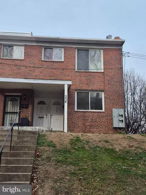 236 Varnum St NE, Washington, DC 20011