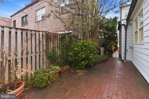 Exterior - 2719 Dumbarton St NW, Washington, DC 20007 photo 5 of 6