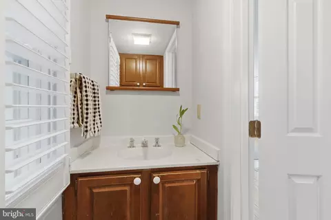Bath - 2719 Dumbarton St NW, Washington, DC 20007 photo 1 of 3