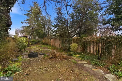 Exterior - 2719 Dumbarton St NW, Washington, DC 20007 photo 2 of 6