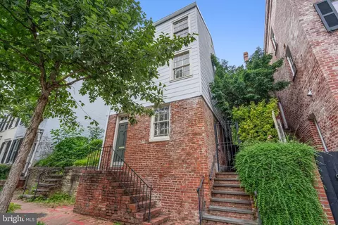 2719 Dumbarton St NW, Washington, DC 20007