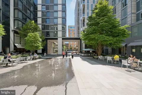 Exterior - 925 H St NW #903, Washington, DC 20001 photo 5 of 6