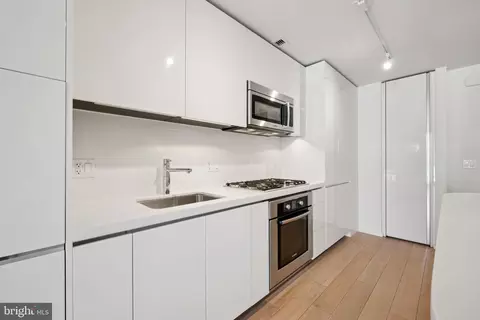 Kitchen - 925 H St NW #903, Washington, DC 20001 photo 4 of 5