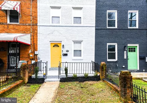5813 Dix St NE, Washington, DC 20019