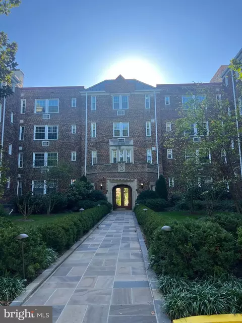 3051 Idaho Ave NW #119, Washington, DC 20016