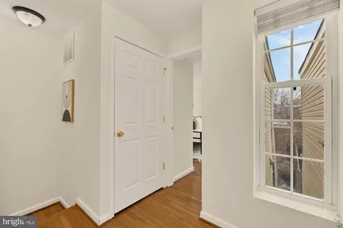 Entry Way - 909 8th St NE, Washington, DC 20002 photo 2 of 2