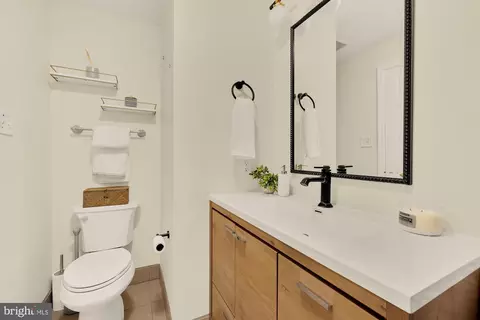 Bath - 909 8th St NE, Washington, DC 20002 photo 2 of 4