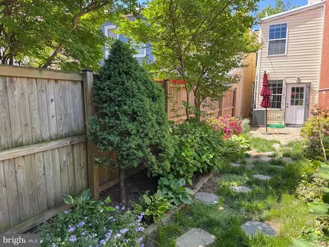 Exterior - 909 8th St NE, Washington, DC 20002 photo 3 of 5