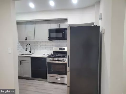 220 33rd St NE, Washington, DC 20019 photo 3