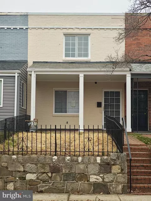 220 33rd St NE, Washington, DC 20019