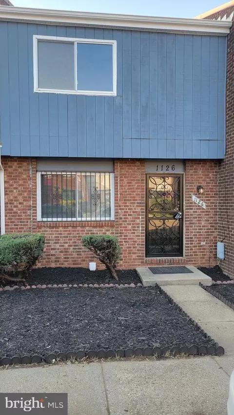 1126 Barnaby Ter SE, Washington, DC 20032