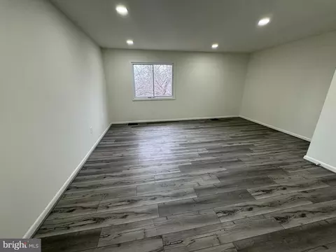 1126 Barnaby Ter SE, Washington, DC 20032
