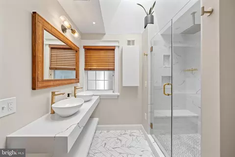 Bath - 30 T St NE #2, Washington, DC 20002 photo 2 of 4