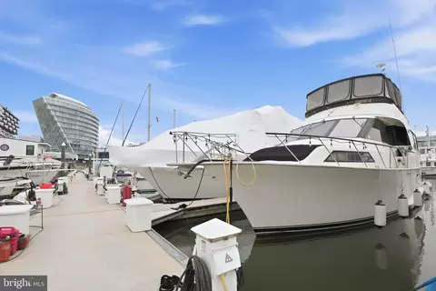 650 Wharf St SW #X48, Washington, DC 20024