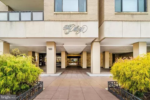 800 25th St NW #1003, Washington, DC 20037