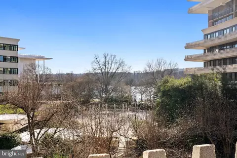 700 New Hampshire Ave NW #421, Washington, DC 20037