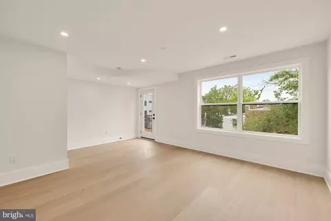 Living - 5703 9th St NW #2, Washington, DC 20011 photo 4 of 5