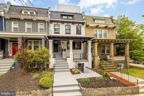 Exterior - 5703 9th St NW #2, Washington, DC 20011 photo 4 of 5