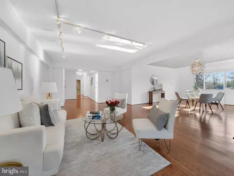4201 Cathedral Ave NW #905W, Washington, DC 20016