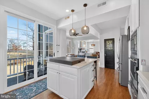 136 Rhode Island Ave NE, Washington, DC 20002 photo 9