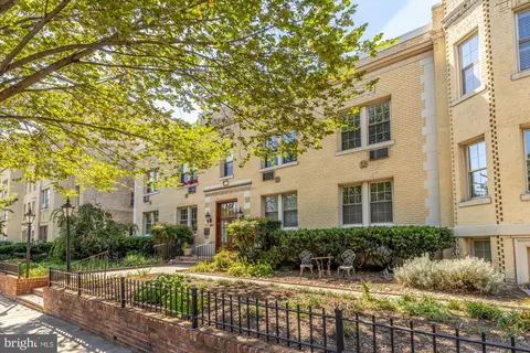 3022 Wisconsin Ave NW #208, Washington, DC 20016