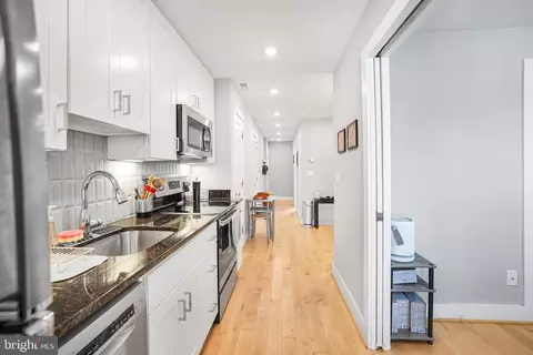 Entry Way - 833 19th St NE #1, Washington, DC 20002 photo 3 of 3