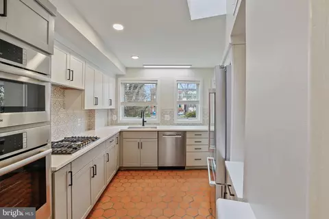 416 6th St SE, Washington, DC 20003 photo 23