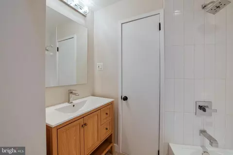 416 6th St SE, Washington, DC 20003 photo 29