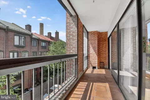 3225 Grace St NW #101, Washington, DC 20007