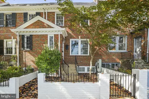 1920 35th St NW, Washington, DC 20007