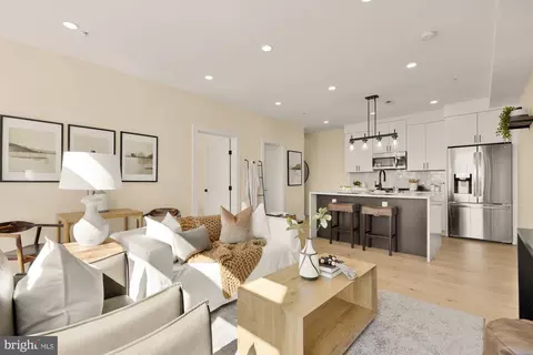 927 Kennedy St NW #401, Washington, DC 20011